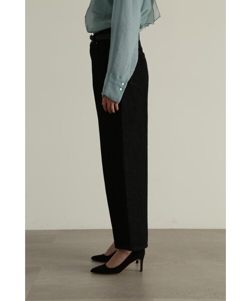 JILL STUART(ジルスチュアート)の「◆カーブデニムパンツ(デニムパンツ・レディース・ブルー/ブラック・2/4)」の4枚目の写真
