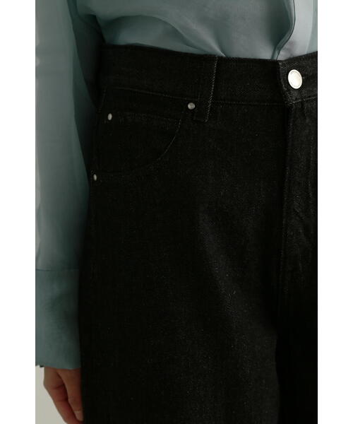 JILL STUART(ジルスチュアート)の「◆カーブデニムパンツ(デニムパンツ・レディース・ブルー/ブラック・2/4)」の13枚目の写真