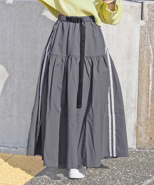 セール】[ウェスト調整可能]バックル付きナイロンスカート（スカート