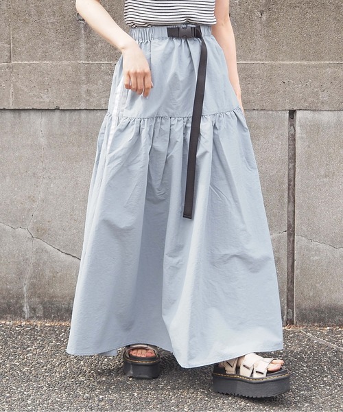 tiptop（ティップトップ）の「[ウェスト調整可能]バックル付きナイロンスカート（スカート・レディース・ブラック/チャコールグレー/オフホワイト/ブルー/ブラック系その他/ホワイト系その他・FREE）」の7枚目の写真