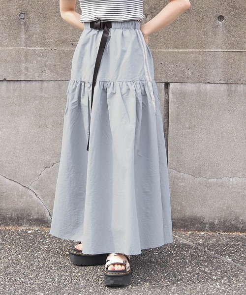 tiptop（ティップトップ）の「[ウェスト調整可能]バックル付きナイロンスカート（スカート・レディース・ブラック/チャコールグレー/オフホワイト/ブルー/ブラック系その他/ホワイト系その他・FREE）」の8枚目の写真