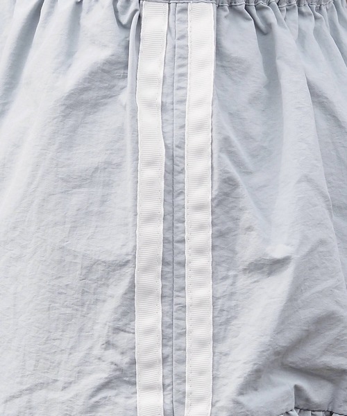 tiptop（ティップトップ）の「[ウェスト調整可能]バックル付きナイロンスカート（スカート・レディース・ブラック/チャコールグレー/オフホワイト/ブルー/ブラック系その他/ホワイト系その他・FREE）」の15枚目の写真