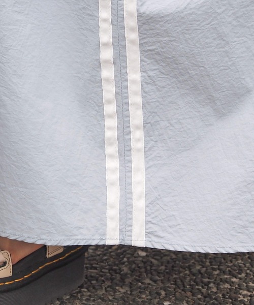 tiptop（ティップトップ）の「[ウェスト調整可能]バックル付きナイロンスカート（スカート・レディース・ブラック/チャコールグレー/オフホワイト/ブルー/ブラック系その他/ホワイト系その他・FREE）」の17枚目の写真