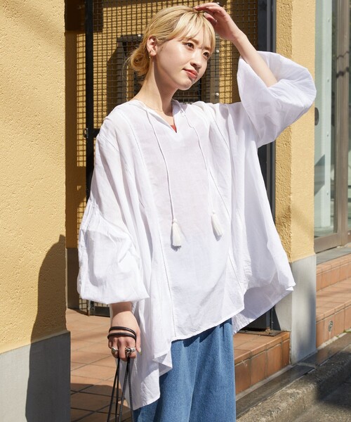FREAK'S STORE(フリークスストア)の「WEB限定 インド ボイル スキッパー ボリューム ブラウス(シャツ/ブラウス・レディース・ブラック/オフホワイト/モカ/オレンジ/ブルーグリーン・フリ-)」の2枚目の写真