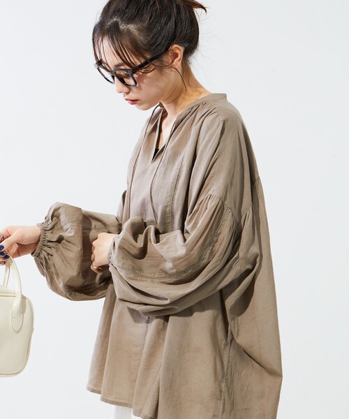 FREAK'S STORE(フリークスストア)の「WEB限定 インド ボイル スキッパー ボリューム ブラウス(シャツ/ブラウス・レディース・ブラック/オフホワイト/モカ/オレンジ/ブルーグリーン・フリ-)」の3枚目の写真