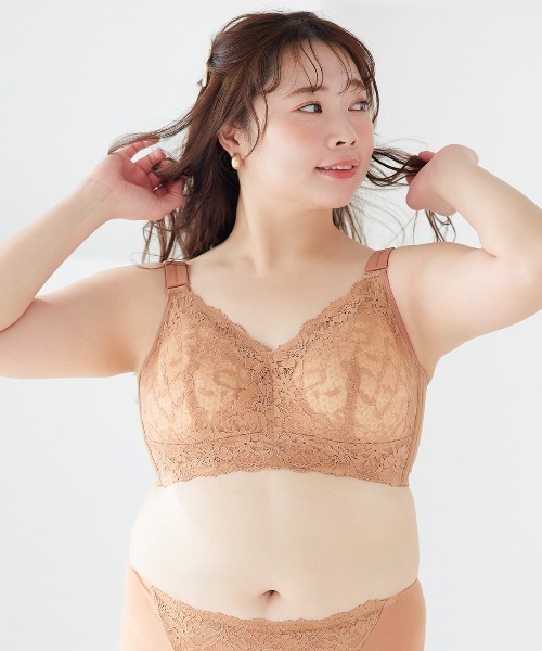RADIANNE(ラディアンヌ)の「【小さく見せる上半身痩せ見え。もう自分のバストを嫌いにならなくてもいい】クラッシィワイヤレスブラ ボタニカルレース/【ブラジャー単体】(ブラジャー・レディース・アイボリー/グレー系その他/キャメル/ライトグリーン/シルバー/ブラック/スモークピンク/ダークパープル/ラベンダー/ライトピンク/ブルー系1/パープル系その他・D95/E100/D100/C80/D75/C75/B75/E95/C95/D90/D85/C85/D80/C90/B85/F95/B95/E90/F85/F80/B80/E75/E80/E85/F75/F100/F90/B90)」の9枚目の写真