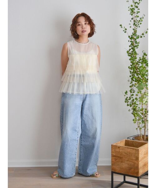 Ungrid(アングリッド)の「チュールシアーフリルブラウス(シャツ/ブラウス・レディース・オフホワイト/ブラック/グリーン・FREE)」の6枚目の写真