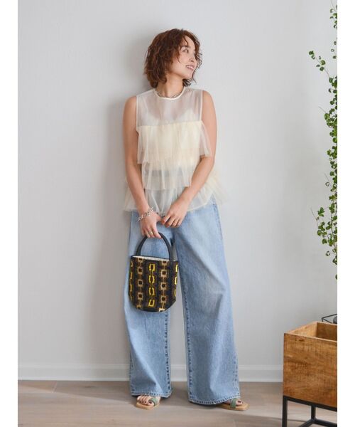 Ungrid(アングリッド)の「チュールシアーフリルブラウス(シャツ/ブラウス・レディース・オフホワイト/ブラック/グリーン・FREE)」の7枚目の写真