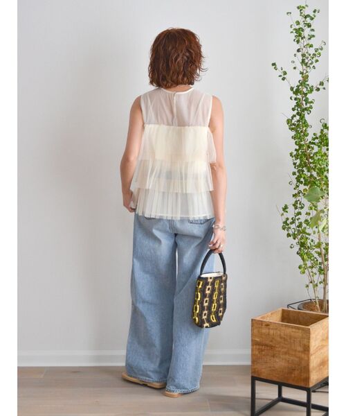 Ungrid(アングリッド)の「チュールシアーフリルブラウス(シャツ/ブラウス・レディース・オフホワイト/ブラック/グリーン・FREE)」の8枚目の写真