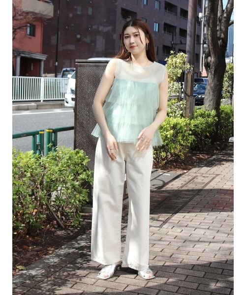 Ungrid(アングリッド)の「チュールシアーフリルブラウス(シャツ/ブラウス・レディース・オフホワイト/ブラック/グリーン・FREE)」の15枚目の写真