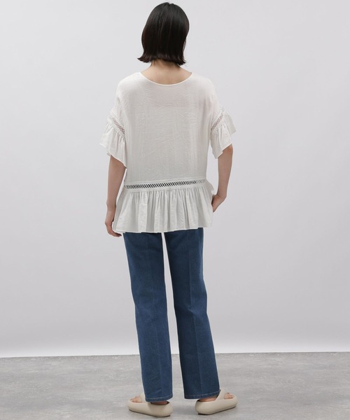 LAKOLE(ラコレ)の「ハシゴレースチュニック / 115147(チュニック・レディース・オフホワイト/ブラック/サックスブルー・SMALL/MEDIUM)」の5枚目の写真