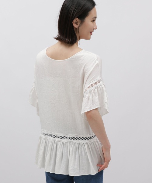 LAKOLE(ラコレ)の「ハシゴレースチュニック / 115147(チュニック・レディース・オフホワイト/ブラック/サックスブルー・SMALL/MEDIUM)」の12枚目の写真