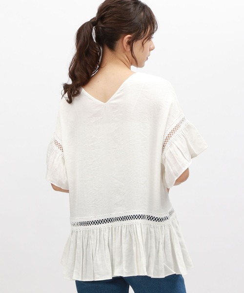 LAKOLE(ラコレ)の「ハシゴレースチュニック / 115147(チュニック・レディース・オフホワイト/ブラック/サックスブルー・SMALL/MEDIUM)」の14枚目の写真