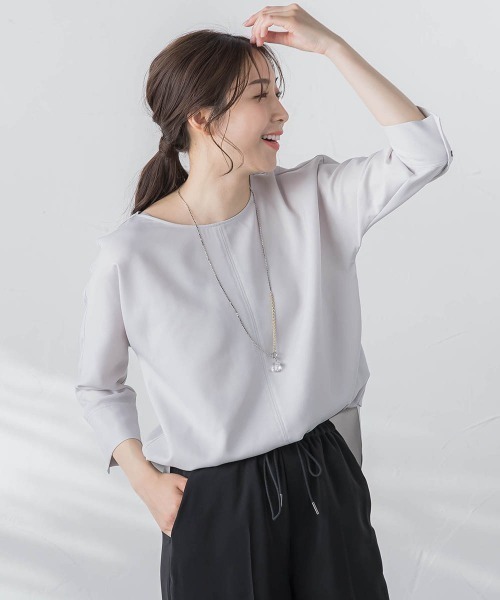 LAUTREAMONT(ロートレアモン)の「【WEB限定】【3サイズ】配色ステッチアムンゼンブラウス≪UV/透け防止/接触冷感/洗濯機で洗える≫(シャツ/ブラウス・レディース・パープル/ライトグレー/ホワイト/ブラック/ネイビー・11号/7号/9号)」の6枚目の写真