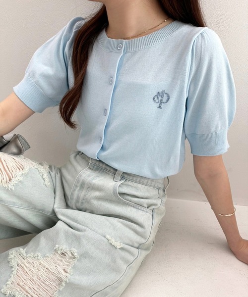 one after another NICE CLAUP（ワンアフターアナザーナイスクラップ）の「ワンポイントロゴ/サマーニットカーディガン（カーディガン/ボレロ・レディース・イエロー/チャコールグレー/オフホワイト/サックスブルー/ホワイト×ブラック/ピンク・FREE）」の5枚目の写真