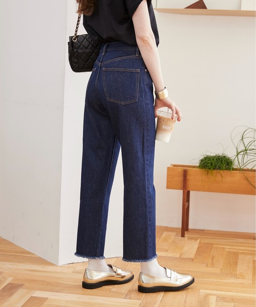 ANGIE(アンジー)の「裾 フリンジ ストレート デニム パンツ(デニムパンツ・レディース・ブラック/ブルー/ネイビー・SMALL/MEDIUM/LARGE)」の18枚目の写真