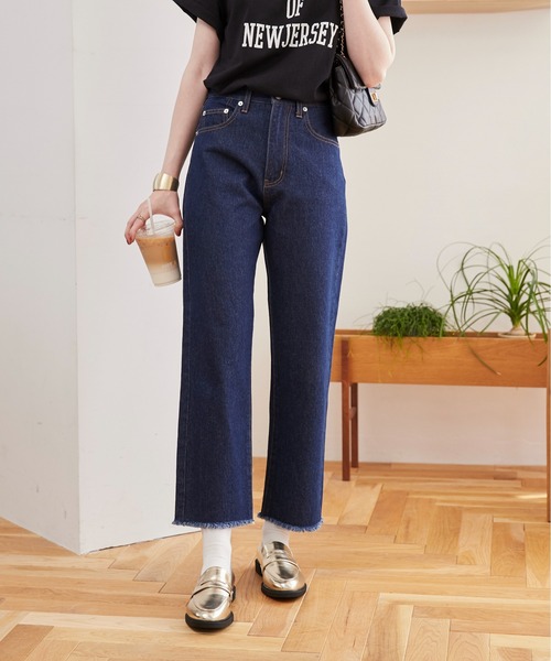 ANGIE(アンジー)の「裾 フリンジ ストレート デニム パンツ(デニムパンツ・レディース・ブラック/ブルー/ネイビー・SMALL/MEDIUM/LARGE)」の21枚目の写真