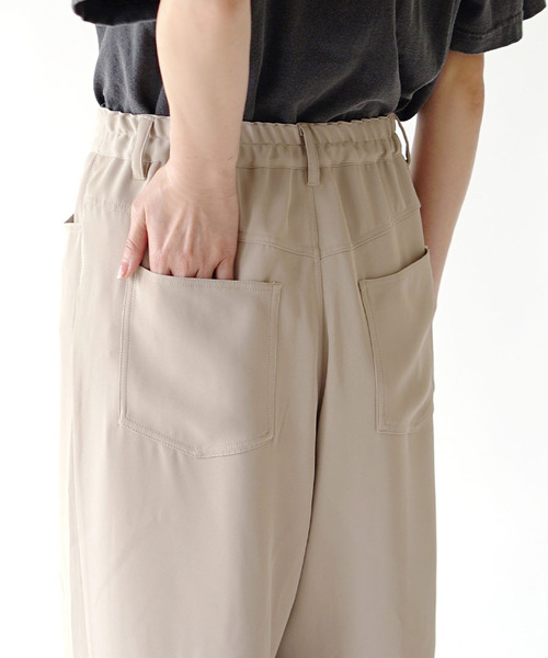e-zakkamania stores（イーザッカマニアストアーズ）の「ラップタック ワイドパンツ（その他パンツ・レディース・ブラック/グレイッシュベージュ/黄緑系・M）」の17枚目の写真