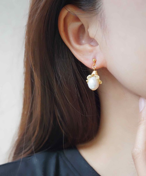 CERCA(チェルカ)の「saran jewelry/花パール ピアス(ピアス(両耳用)・レディース・ゴールド/シルバー・FREE)」の5枚目の写真