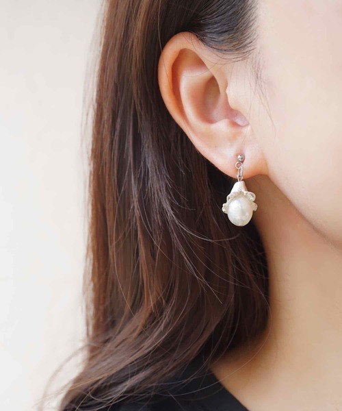 CERCA(チェルカ)の「saran jewelry/花パール ピアス(ピアス(両耳用)・レディース・ゴールド/シルバー・FREE)」の6枚目の写真