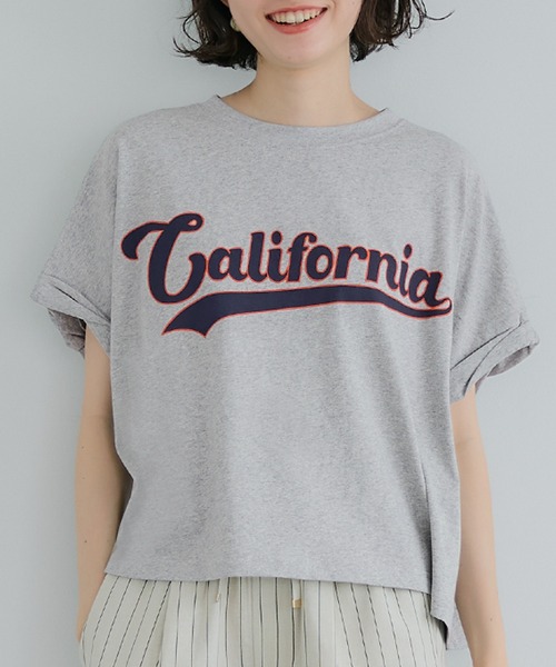 coca(coca)(コカ)の「袖ロールアップロゴTシャツ(Tシャツ/カットソー・レディース・グレー/ホワイト/カーキ/ライトベージュ/その他1/ベージュ/ブラウン/ライトグレー/ネイビー/ライトピンク/チャコール/ワイン/ピンク/ブラック/ダークブルー・L/M/S)」の4枚目の写真