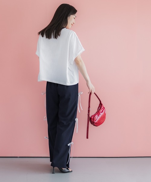 coca(coca)(コカ)の「袖ロールアップロゴTシャツ(Tシャツ/カットソー・レディース・グレー/ホワイト/カーキ/ライトベージュ/その他1/ベージュ/ブラウン/ライトグレー/ネイビー/ライトピンク/チャコール/ワイン/ピンク/ブラック/ダークブルー・L/M/S)」の19枚目の写真