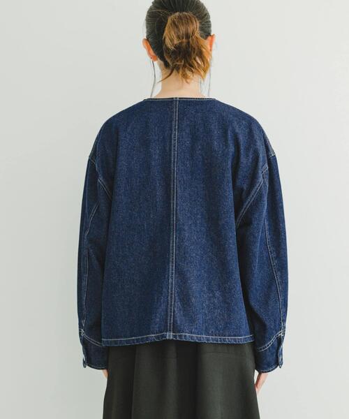 ITEMS URBANRESEARCH（アイテムズ アーバンリサーチ）の「デニムノーカラージャケット（デニムジャケット・レディース・ブラック/インディゴブルー・FREE）」の22枚目の写真