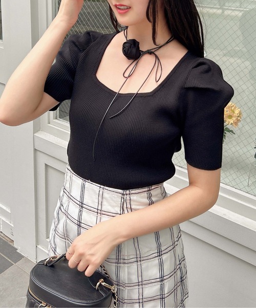 INGNI（イング）の「コサージュチョーカー付／スクエアネックパフスリーブニット（ニット/セーター・レディース・ブルー/アイボリー/ブラック・M）」の21枚目の写真