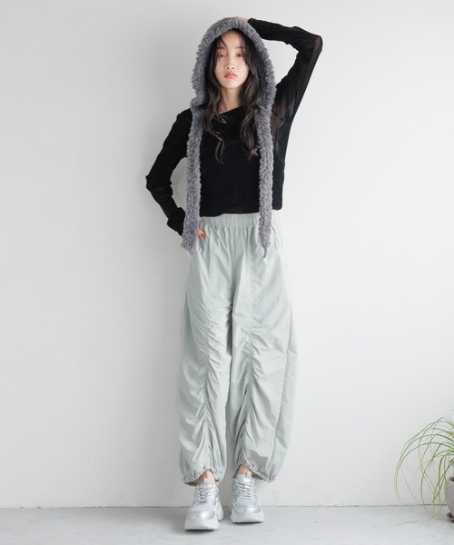 LOWRYS FARM（ローリーズファーム）の「シャーリングカーゴＰ 115248（カーゴパンツ・レディース・グレー/ブラック/アイボリー・FREE）」の21枚目の写真