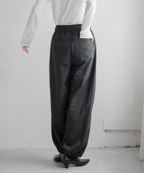 LOWRYS FARM（ローリーズファーム）の「シャーリングカーゴＰ 115248（カーゴパンツ・レディース・グレー/ブラック/アイボリー・FREE）」の19枚目の写真