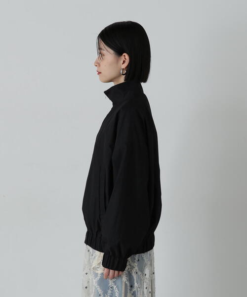 N.(N. Natural Beauty Basic)(エヌエヌナチュラルビューティーベーシック)の「◆ライトナイロンブルゾン(ブルゾン・レディース・ベージュ/ブラック・MEDIUM)」の9枚目の写真