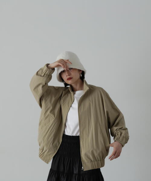 N.(N. Natural Beauty Basic)(エヌエヌナチュラルビューティーベーシック)の「◆ライトナイロンブルゾン(ブルゾン・レディース・ベージュ/ブラック・MEDIUM)」の2枚目の写真