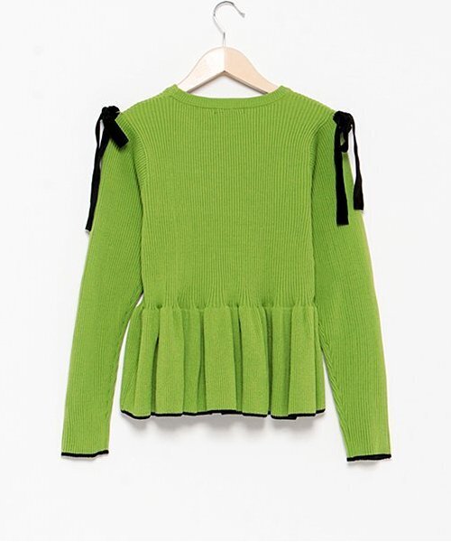 by LOVEiT(バイラビット)の「ペプラムリボンプルオーバー(ニット/セーター・キッズ・アイボリー/モカ/ライム・120cm/130cm/140cm/150cm/160cm)」の4枚目の写真