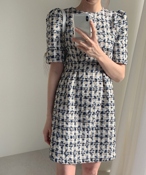 IRADOWL(アイラドール)の「チェック柄ハーフリーブミニワンピース(ワンピース・レディース・ブラック/ベージュ・SMALL/MEDIUM)」の4枚目の写真