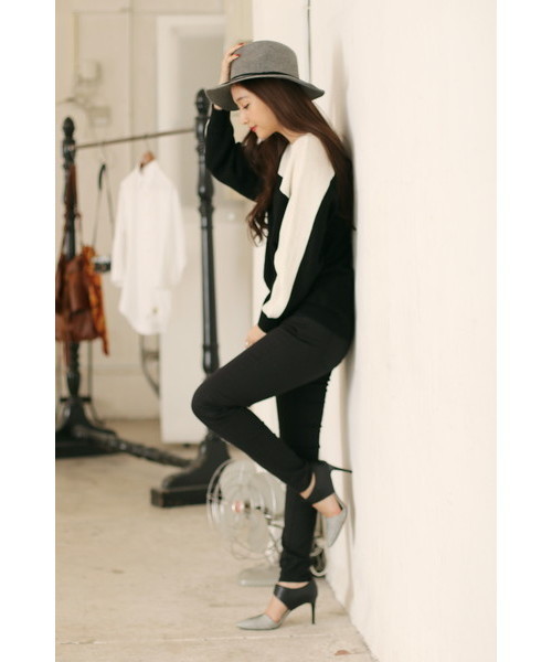 AZUL by moussy（アズールバイマウジー）の「ウォッシャブルソフトタッチ片畦ドルマンニットPO（ニット/セーター・レディース・ホワイト系その他/レディッシュグレー/ベージュ系その他/トップグレー/オフホワイト/ブラック/ボルドー/ネイビー/カーキ・SMALL/LARGE/MEDIUM）」の3枚目の写真