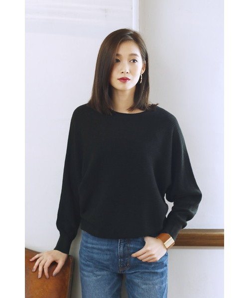 AZUL by moussy（アズールバイマウジー）の「ウォッシャブルソフトタッチ片畦ドルマンニットPO（ニット/セーター・レディース・ホワイト系その他/レディッシュグレー/ベージュ系その他/トップグレー/オフホワイト/ブラック/ボルドー/ネイビー/カーキ・SMALL/LARGE/MEDIUM）」の4枚目の写真