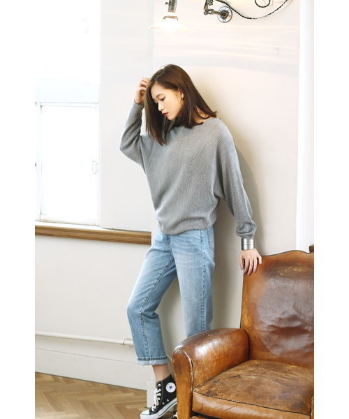 AZUL by moussy（アズールバイマウジー）の「ウォッシャブルソフトタッチ片畦ドルマンニットPO（ニット/セーター・レディース・ホワイト系その他/レディッシュグレー/ベージュ系その他/トップグレー/オフホワイト/ブラック/ボルドー/ネイビー/カーキ・SMALL/LARGE/MEDIUM）」の5枚目の写真