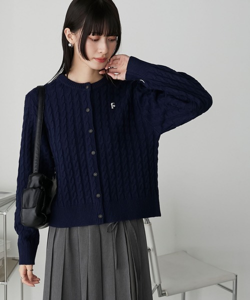 フォクシーブティック⭐︎配色ガーディガンFOUETTE 38 レース編みニット forksy.（フォルクシー）の「【forksy.】配色ワンポイントロゴ刺繍