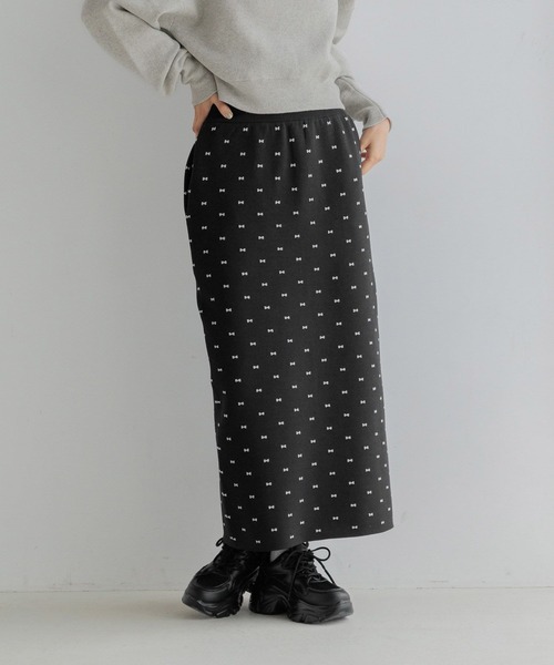 LOWRYS FARM（ローリーズファーム）の「スポンディッシュタイトスカート 116713（スカート・レディース・ブラック系その他/レッド/ブラック系その他2/ブラック/アイボリー/チャコールグレー/ブラウン・FREE）」の4枚目の写真