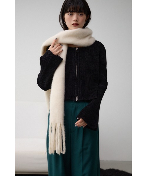 AZUL by moussy（アズールバイマウジー）の「フラッフィーストール（ストール/ショール・レディース・マルチ/アイボリー/ブルー系その他/レッド・FREE）」の5枚目の写真