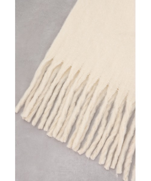 AZUL by moussy（アズールバイマウジー）の「フラッフィーストール（ストール/ショール・レディース・マルチ/アイボリー/ブルー系その他/レッド・FREE）」の9枚目の写真