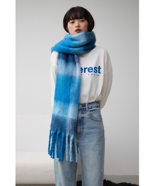AZUL by moussy（アズールバイマウジー）の「フラッフィーストール（ストール/ショール・レディース・マルチ/アイボリー/ブルー系その他/レッド・FREE）」の11枚目の写真