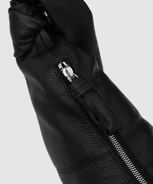 LEMAIRE（ルメール）の「MEDIUM CROISSANT BAG（ショルダーバッグ・メンズ・ブラック/ブラウン系その他/カーキ・ONE SIZE）」の6枚目の写真
