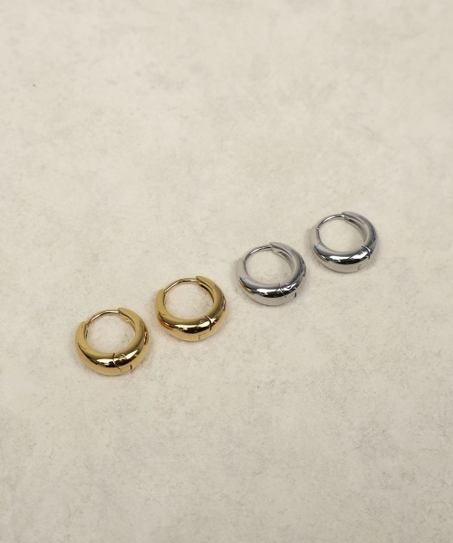 CEMONEMO(セモネモ)の「【金属アレルギー対応】 ドロップフープピアス / サージカルステンレス316L(ピアス(両耳用)・レディース・シルバー/ゴールド・16/14)」の3枚目の写真