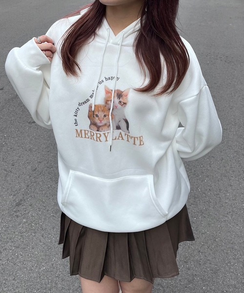 merrylatte(メリーラテ)の「子猫デザインパーカー(パーカー・レディース・ホワイト・MEDIUM)」の1枚目の写真
