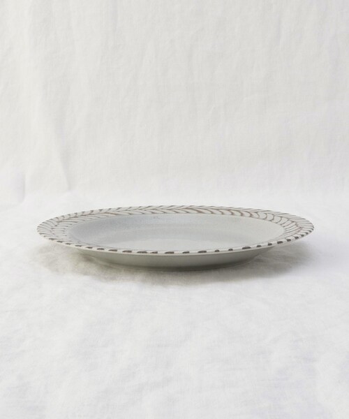 212 KITCHEN STORE(トゥワントゥキッチンストア)の「ブロウ プレートL GY(食器・レディース・その他・00)」の2枚目の写真