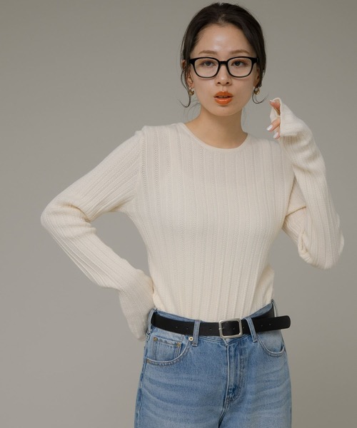URBAN RESEARCH Sonny Label(アーバンリサーチサニーレーベル)の「レース柄編みクルーネックニット(ニット/セーター・レディース・イエロー/チャコールグレー/オフホワイト・FREE)」の8枚目の写真