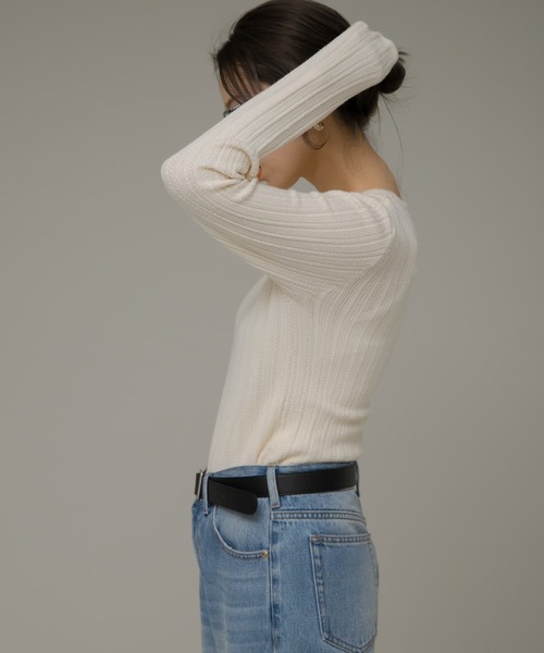 URBAN RESEARCH Sonny Label(アーバンリサーチサニーレーベル)の「レース柄編みクルーネックニット(ニット/セーター・レディース・イエロー/チャコールグレー/オフホワイト・FREE)」の9枚目の写真