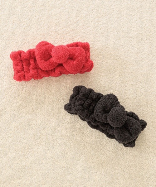 Me%（ミィパーセント）の「【HELLO KITTY】ルームヘアバンド 250464（ヘアバンド・レディース・ブラック/レッド・FREE）」の3枚目の写真