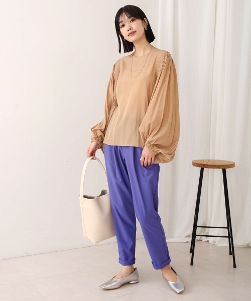 Bou Jeloud(ブージュルード)の「キュプラ混ギャザースリーブブラウス(シャツ/ブラウス・レディース・ブラック/キャメル・FREE)」の15枚目の写真